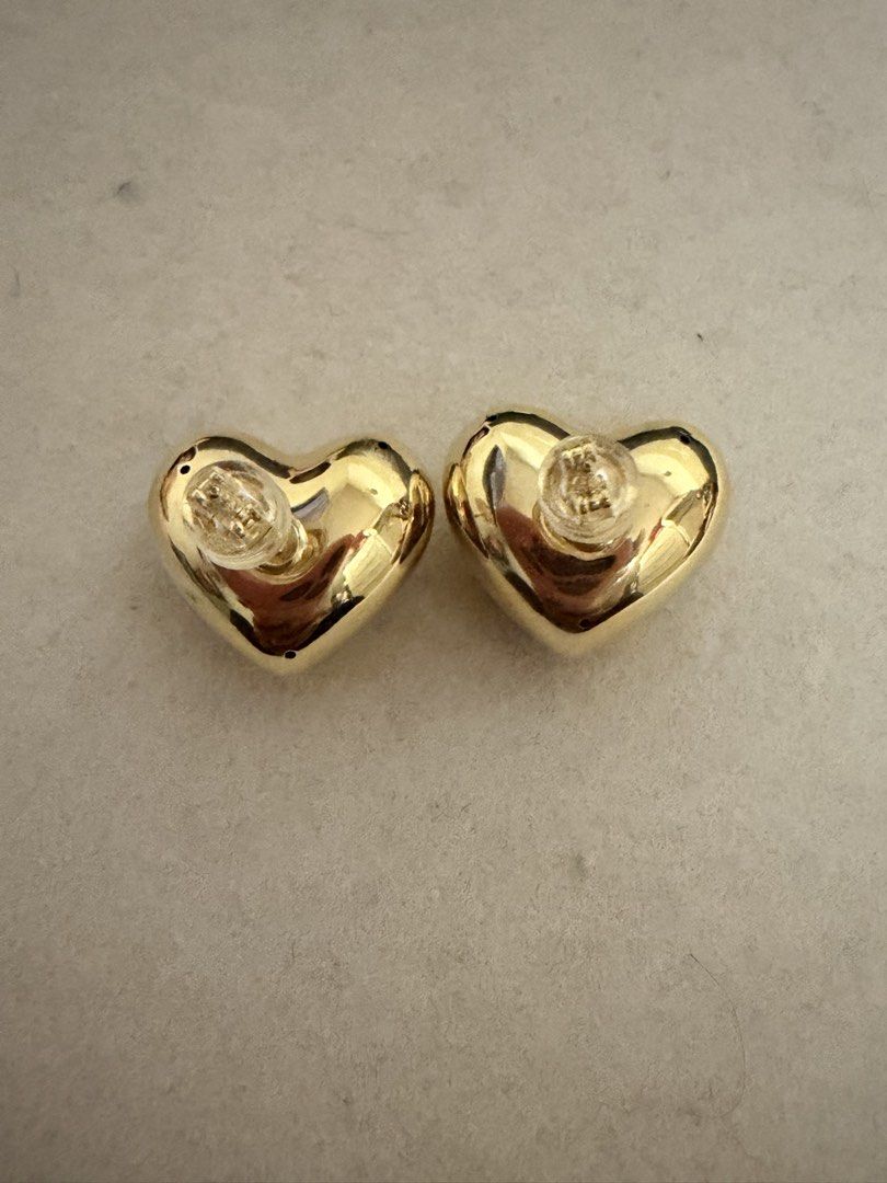 18k Chunky Heart Electroform Earrings (Category: Earrings) located in Pasay City. Submitted by adamclarence (Listing ID 1461162221, Image 2). Description: 18k Gold Chunky Heart Design 2.6g Silicon Lock.