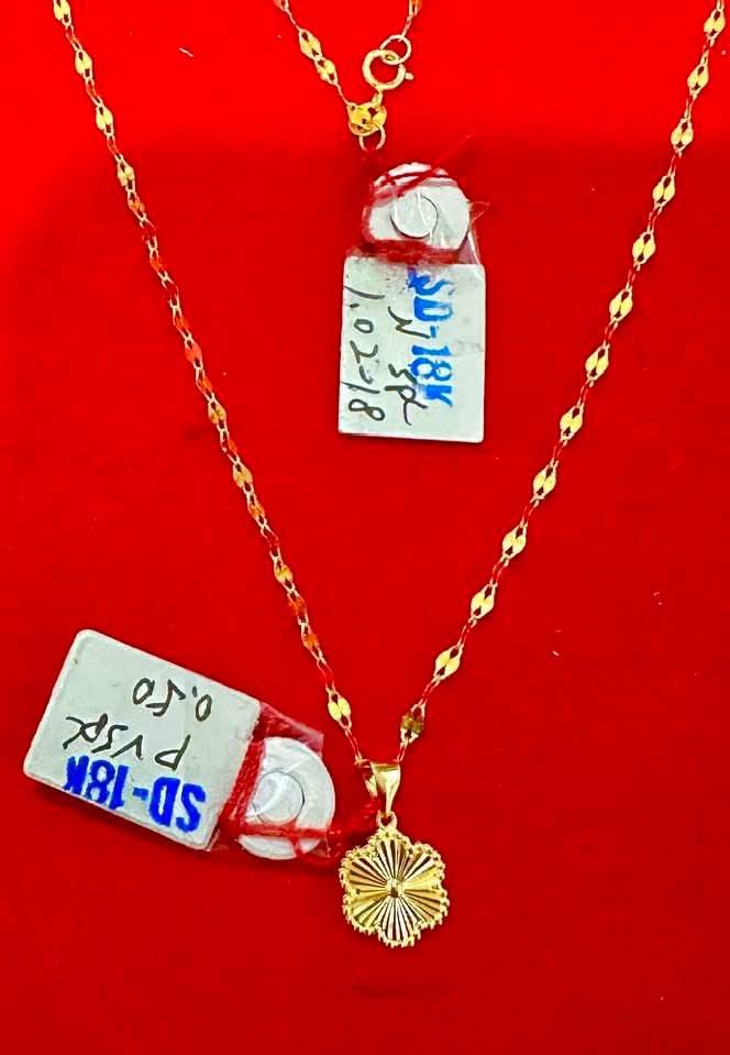 18k Saudi gold necklace (Category: Necklaces) located in Manila. Submitted by bhelgoldseller2ndaccount (Listing ID 1461220984, Image 1). Description: New!!✨New!!✨New!! Authentic 18k Saudi Golds 💯pawnable/naisasanla 💯with high appraisal rate 💯good investment 💯Direct supplier price 👉OPEN for resellers 🌺please take time to evaluate their actual sizes and grams 👉Best panggift for all occasions ✅ Sold per grams not per piece Kya lowest price ✅W