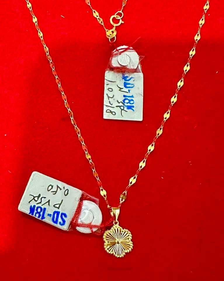 18k Saudi gold necklace (Category: Necklaces) located in Manila. Submitted by bhelgoldseller2ndaccount (Listing ID 1461220984, Image 2). Description: New!!✨New!!✨New!! Authentic 18k Saudi Golds 💯pawnable/naisasanla 💯with high appraisal rate 💯good investment 💯Direct supplier price 👉OPEN for resellers 🌺please take time to evaluate their actual sizes and grams 👉Best panggift for all occasions ✅ Sold per grams not per piece Kya lowest price ✅W