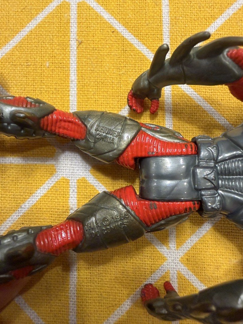 1998 Kenner DC Comics Batman & Robin | Batman Thermal Shield (Category: Action & Battle Toys) located in Manila. Submitted by rmemz.mnl (Listing ID 1461243778, Image 3). Description: Batman Thermal Shield - Kenner - 1998 - Loose - WYSIWYG - Negotiable - Shipping c/o Buyer via Lalamove - Payment via BPI/Tonik/GoTyme.