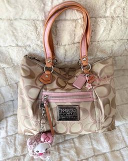 (Category: ) located in . Submitted by romanticise (Listing ID 1461305059, Image 1). Description: .