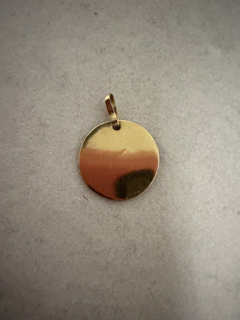 21k Coin Gold Pendant (Category: Necklaces) located in Pasay City. Submitted by adamclarence (Listing ID 1461166774, Image 1). Description: .82g Pendant only chain not included.