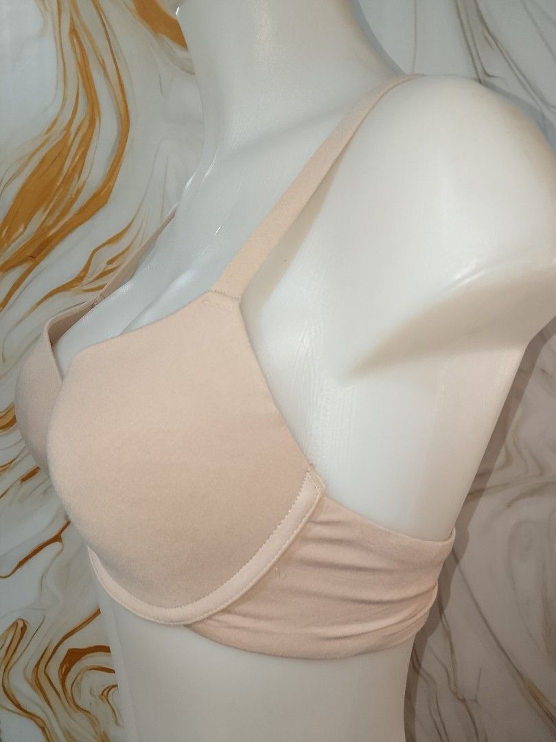 34b ann Klein Lightly Padded Everyday Bra with underwire (Category: Undergarments & Loungewear) located in Manila. Submitted by truecrystal-1407 (Listing ID 1461269902, Image 2). Description: - Comfortable everyday bra - Lightly padded cups for a smooth shape - Adjustable straps for a perfect fit - Easy back closure - Simple and classic design - Ideal for daily use.