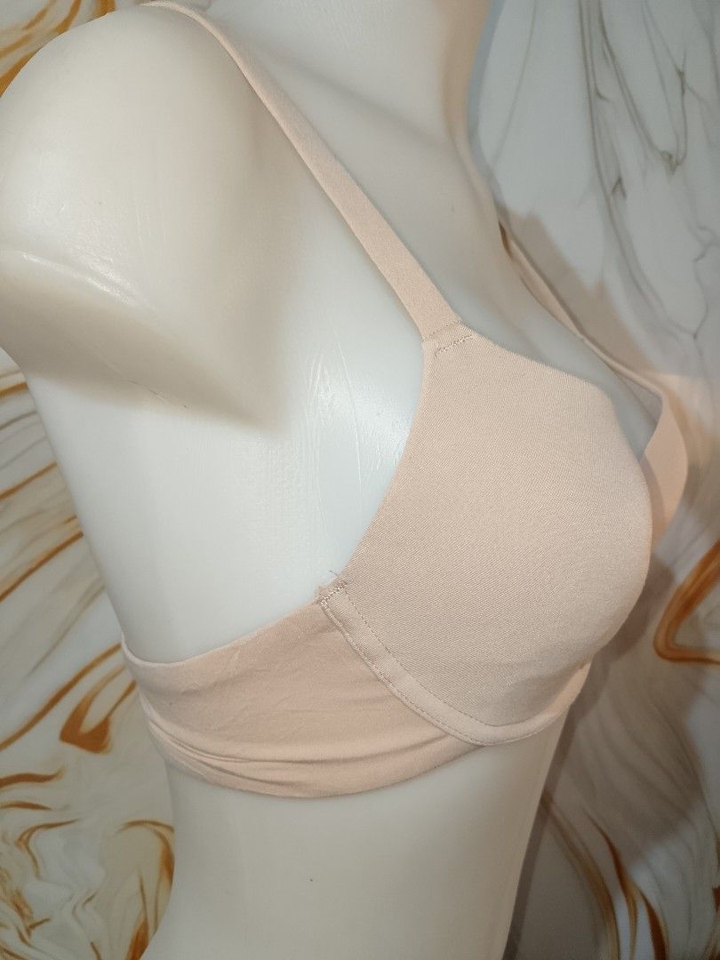 34b ann Klein Lightly Padded Everyday Bra with underwire (Category: Undergarments & Loungewear) located in Manila. Submitted by truecrystal-1407 (Listing ID 1461269902, Image 3). Description: - Comfortable everyday bra - Lightly padded cups for a smooth shape - Adjustable straps for a perfect fit - Easy back closure - Simple and classic design - Ideal for daily use.