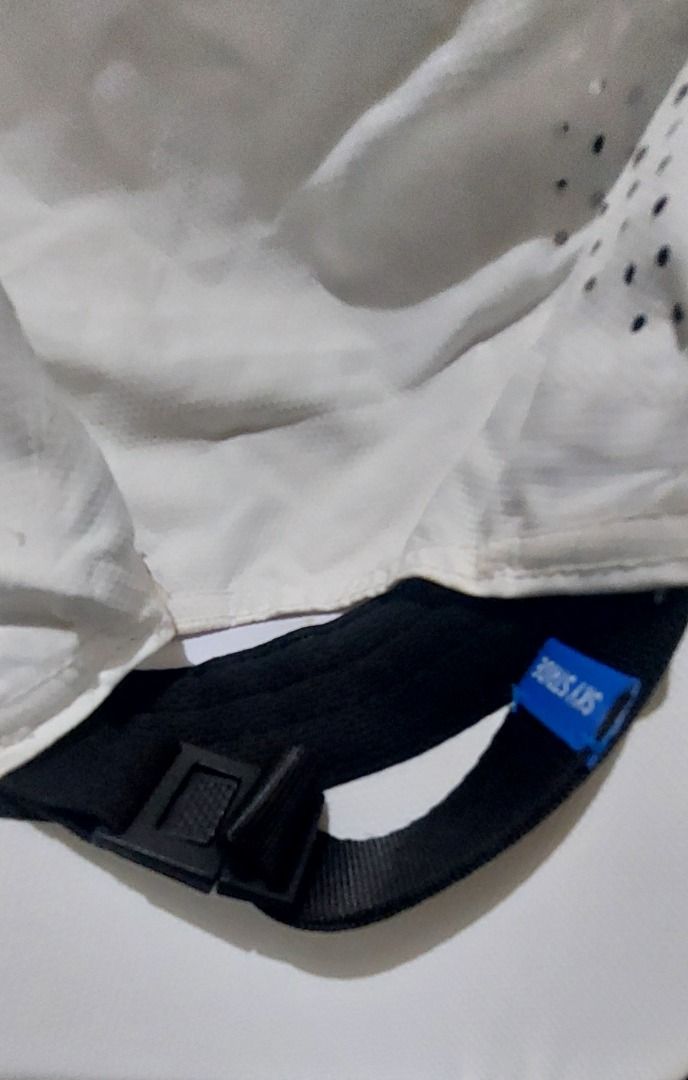 5-panel Running & Outdoor - White Caps (Category: Caps & Hats) located in Legazpi City. Submitted by street_uniform (Listing ID 1461294056, Image 3). Description: - 280 each - Features a blue logo on the front - Perforated sides for enhanced breathability - Black inner band with adjustable buckle strap - Ideal for sports and casual outings - Excellent value for a set of four.