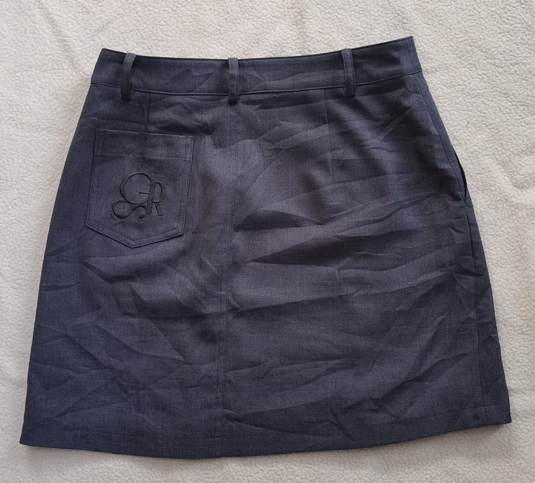 8 seconds structured, dark gray/navy skirt (Category: Skirts) located in Santa Cruz. Submitted by oddpenguin-4575 (Listing ID 1461284315, Image 3). Description: 📌measurement:Laid flat (×2 the measurement) Waist-14"/Hips-18.5"/Lenght-16.5"/Hem-20" 📌size:Filipino size Small to Medium (S/M). 📌Brand:8 seconds 📌color-10/10 📌This is a structured, dark gray/navy skort (skirt with built-in shorts) from the popular Korean fashion brand 8 seconds. It 