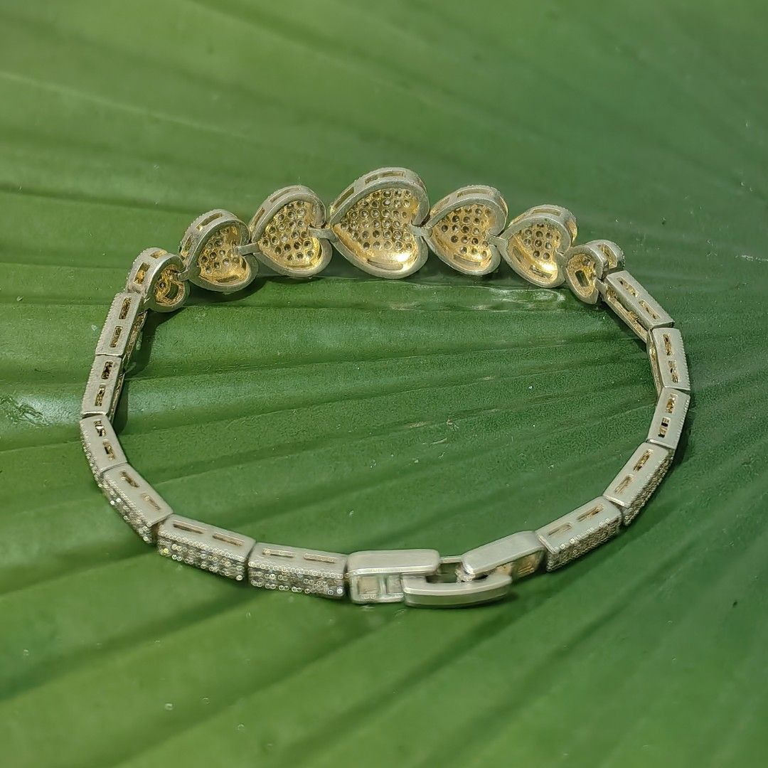 925 Silver bracelet, 7 inches (Category: Bracelets) located in Pasig City. Submitted by primepicksph (Listing ID 1461250940, Image 2). Description: DISCLAIMER: Stones used in the accessories are not tested. Therefore, we are selling the items as is. These products are sourced from different suppliers who have obtained them from auctions. Though some may still look brand new, we declare all items posted as pre-owned. Please manage your expectation