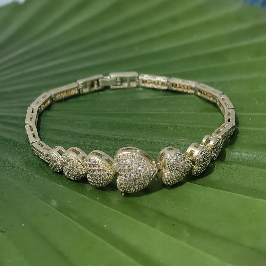 925 Silver bracelet, 7 inches (Category: Bracelets) located in Pasig City. Submitted by primepicksph (Listing ID 1461250940, Image 1). Description: DISCLAIMER: Stones used in the accessories are not tested. Therefore, we are selling the items as is. These products are sourced from different suppliers who have obtained them from auctions. Though some may still look brand new, we declare all items posted as pre-owned. Please manage your expectation
