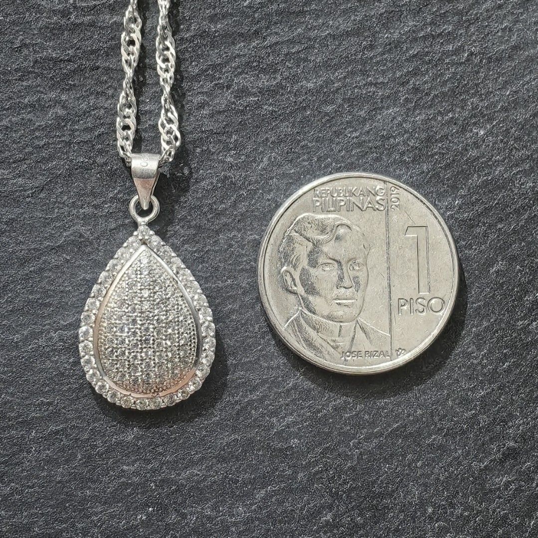 925 Silver necklace, 18 inches (Category: Necklaces) located in Pasig City. Submitted by primepicksph (Listing ID 1461246851, Image 2). Description: DISCLAIMER: Stones used in the accessories are not tested. Therefore, we are selling the items as is. These products are sourced from different suppliers who have obtained them from auctions. Though some may still look brand new, we declare all items posted as pre-owned. Please manage your expectatio