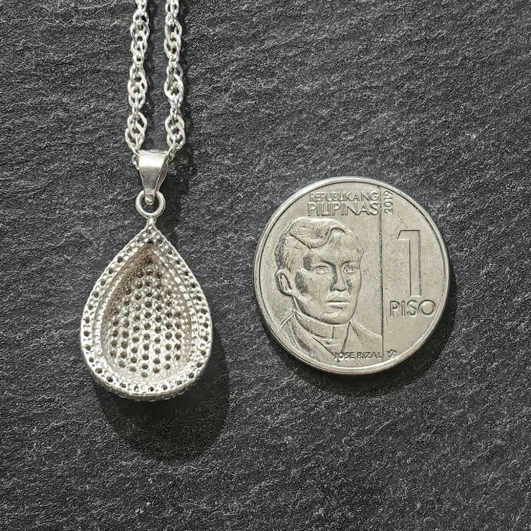 925 Silver necklace, 18 inches (Category: Necklaces) located in Pasig City. Submitted by primepicksph (Listing ID 1461246851, Image 3). Description: DISCLAIMER: Stones used in the accessories are not tested. Therefore, we are selling the items as is. These products are sourced from different suppliers who have obtained them from auctions. Though some may still look brand new, we declare all items posted as pre-owned. Please manage your expectatio