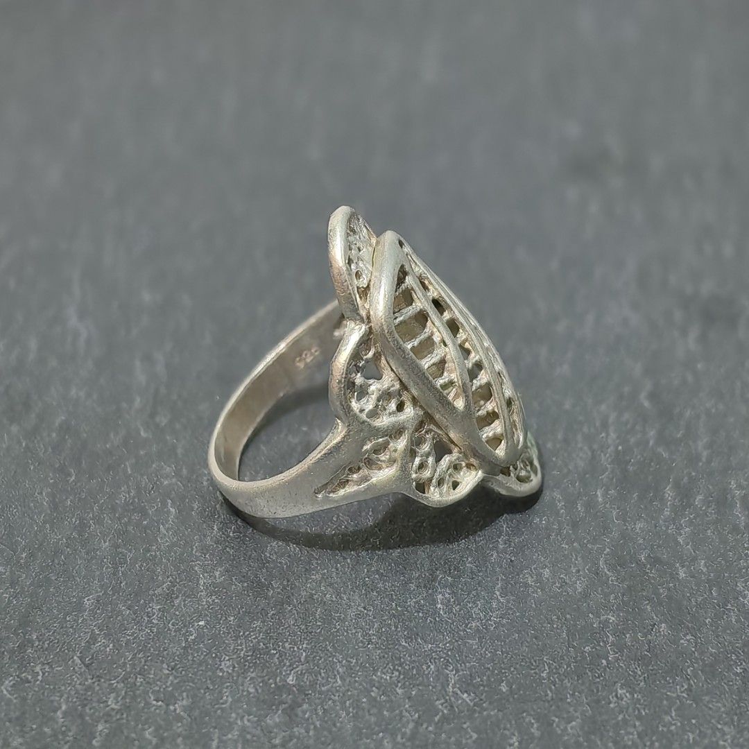 925 Silver ring, size 4.75 (Category: Rings) located in Pasig City. Submitted by primepicksph (Listing ID 1461253327, Image 3). Description: DISCLAIMER: Stones used in the accessories are not tested. Therefore, we are selling the items as is. These products are sourced from different suppliers who have obtained them from auctions. Though some may still look brand new, we declare all items posted as pre-owned. Please manage your expectations as so