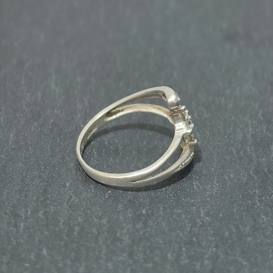 925 Silver ring, size 6.5 (Category: Rings) located in Pasig City. Submitted by primepicksph (Listing ID 1461248072, Image 3). Description: DISCLAIMER: Stones used in the accessories are not tested. Therefore, we are selling the items as is. These products are sourced from different suppliers who have obtained them from auctions. Though some may still look brand new, we declare all items posted as pre-owned. Please manage your expectations as som