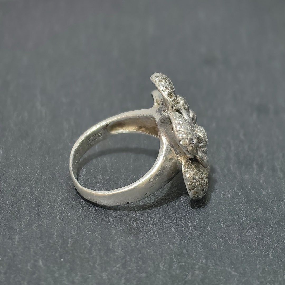 925 Silver ring, size 6 (Category: Rings) located in Pasig City. Submitted by primepicksph (Listing ID 1461252401, Image 3). Description: DISCLAIMER: Stones used in the accessories are not tested. Therefore, we are selling the items as is. These products are sourced from different suppliers who have obtained them from auctions. Though some may still look brand new, we declare all items posted as pre-owned. Please manage your expectations as some 