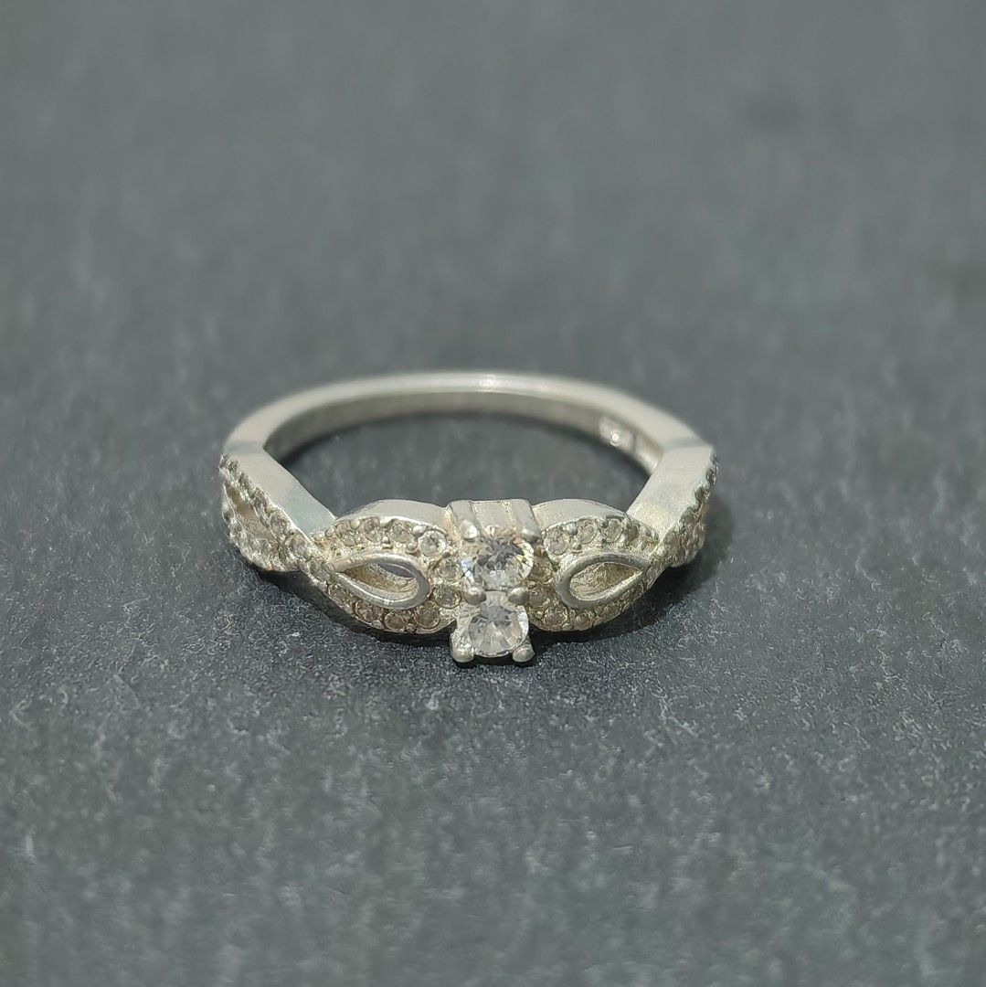 925 Silver ring, size 7.25 (Category: Rings) located in Pasig City. Submitted by primepicksph (Listing ID 1461248677, Image 2). Description: DISCLAIMER: Stones used in the accessories are not tested. Therefore, we are selling the items as is. These products are sourced from different suppliers who have obtained them from auctions. Though some may still look brand new, we declare all items posted as pre-owned. Please manage your expectations as so