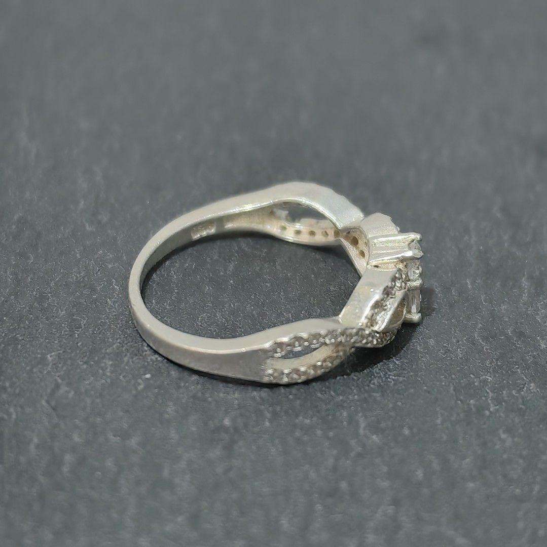 925 Silver ring, size 7.25 (Category: Rings) located in Pasig City. Submitted by primepicksph (Listing ID 1461248677, Image 3). Description: DISCLAIMER: Stones used in the accessories are not tested. Therefore, we are selling the items as is. These products are sourced from different suppliers who have obtained them from auctions. Though some may still look brand new, we declare all items posted as pre-owned. Please manage your expectations as so