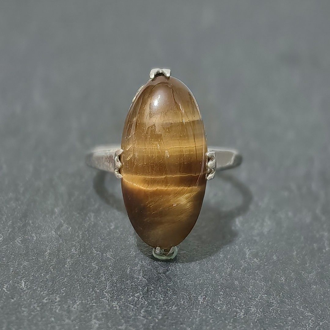 925 Silver ring, size 7 (Category: Rings) located in Pasig City. Submitted by primepicksph (Listing ID 1461252157, Image 2). Description: DISCLAIMER: Stones used in the accessories are not tested. Therefore, we are selling the items as is. These products are sourced from different suppliers who have obtained them from auctions. Though some may still look brand new, we declare all items posted as pre-owned. Please manage your expectations as some 