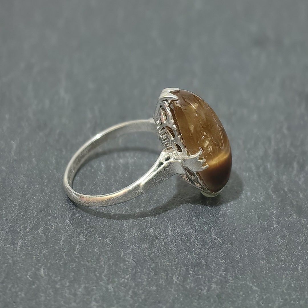 925 Silver ring, size 7 (Category: Rings) located in Pasig City. Submitted by primepicksph (Listing ID 1461252157, Image 3). Description: DISCLAIMER: Stones used in the accessories are not tested. Therefore, we are selling the items as is. These products are sourced from different suppliers who have obtained them from auctions. Though some may still look brand new, we declare all items posted as pre-owned. Please manage your expectations as some 