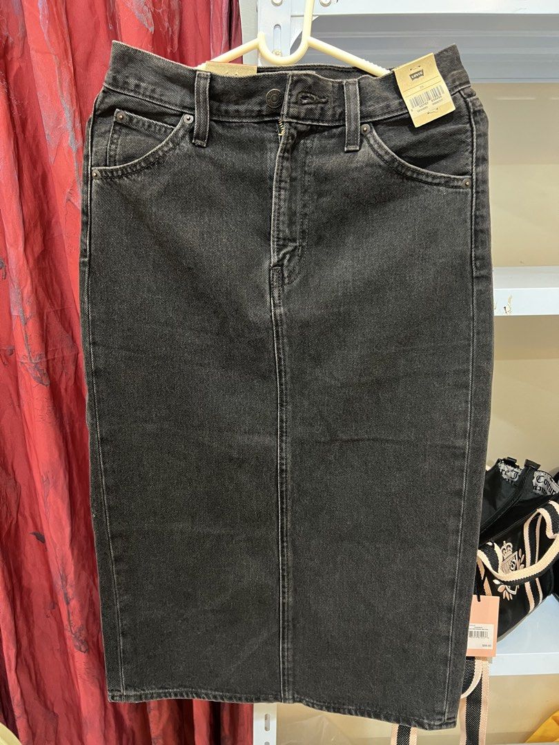 💯 ORIGINAL LEVI’S SKIRT FROM US 🇺🇸 (Category: Skirts) located in Iloilo. Submitted by rhophil0907 (Listing ID 1461265831, Image 1). Description: ONHAND 🥰❤️ SIZE 26.