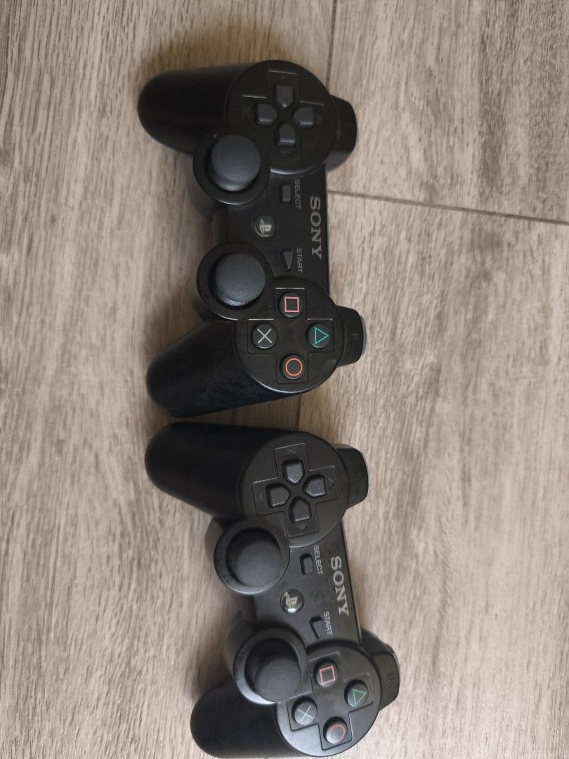 初代 PS3 SIXAXIS controller 手制 （分類：手掣）位於 Hong Kong。 由 banbanki 提交（商品編號 1461127739，圖片 1）。簡介： 一對80。