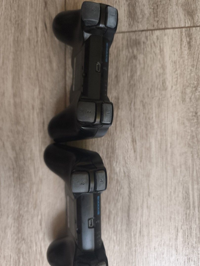 初代 PS3 SIXAXIS controller 手制 （分類：手掣）位於 Hong Kong。 由 banbanki 提交（商品編號 1461127739，圖片 2）。簡介： 一對80。