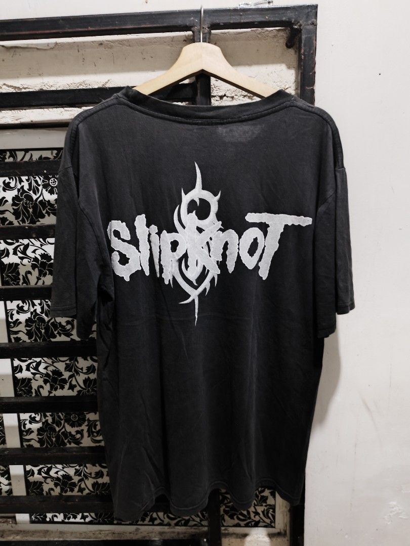 🌐 SLIPKNOT spell out (Category: Tshirts & Polo Shirts ) located in Dasmarinas. Submitted by azap.collections.archive (Listing ID 1461145985, Image 2). Description: .