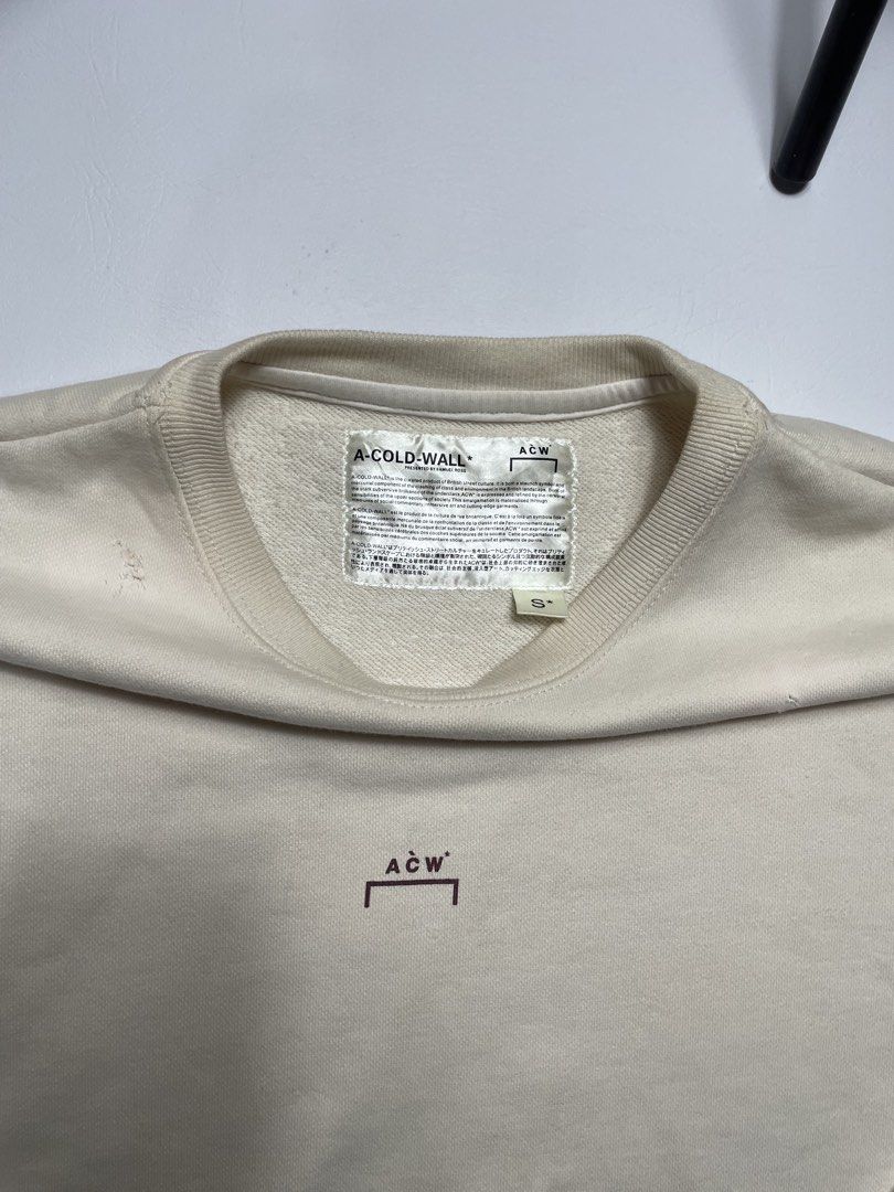 A cold wall distressed crewneck (Category: Activewear) located in Urdaneta. Submitted by northdrops_asian (Listing ID 1461251532, Image 3). Description: Excellent condition .