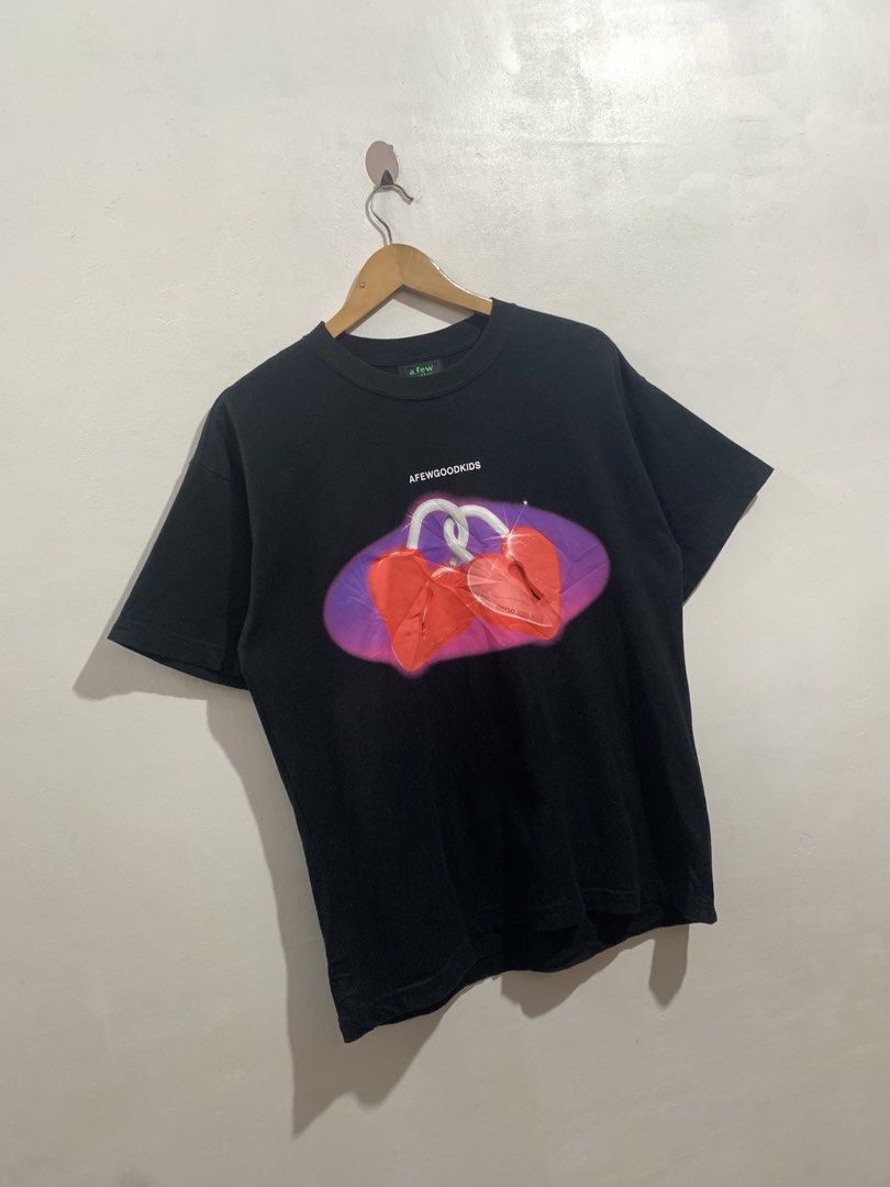 A FEW GOOD KIDS HEART TEE (Category: Tshirts & Polo Shirts ) located in Gumaca. Submitted by getscore.ph (Listing ID 1461148466, Image 2). Description: WTS ❗️A FEW GOOD KIDS HEART TEE❗️ ✅Size: S on tag ✅Dimes: Width 21 Length 27 ✅Color Rate: 9.5/10 ✅Condition: Excellent ✅Issue: None Color may due to lightning NEED WASH FRESH FROM BALE ✨Mine: 580 Add Shipping fee 📍Loc. Gumaca,Quezon 📍Courier: JNT EXPRESS.