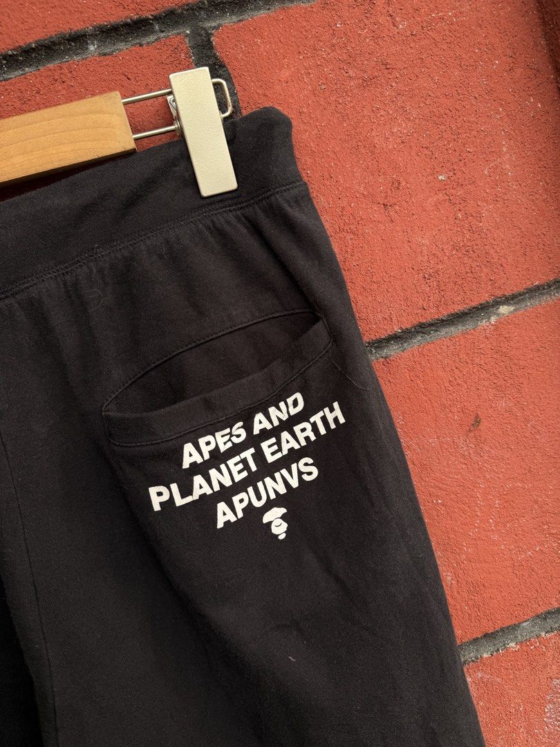 Aape (Category: Joggers) located in Baguio. Submitted by mardimercredi14 (Listing ID 1461281676, Image 3). Description: 🔥 Aape Dimensions: 28-38*37 Condition: excellent Color Rate: 10 (color may vary due to lighting) ❌ needs laundry.