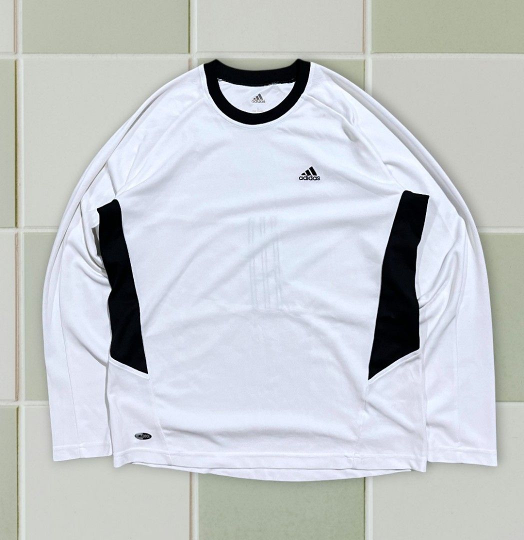 Adidas Drifit y2k longsleeve (Category: Tshirts & Polo Shirts ) located in Tayabas. Submitted by sickfinds (Listing ID 1461293169, Image 1). Description: Adidas Drifit y2k longsleeve Size: Large Issue: Minimal Lints Needwash.
