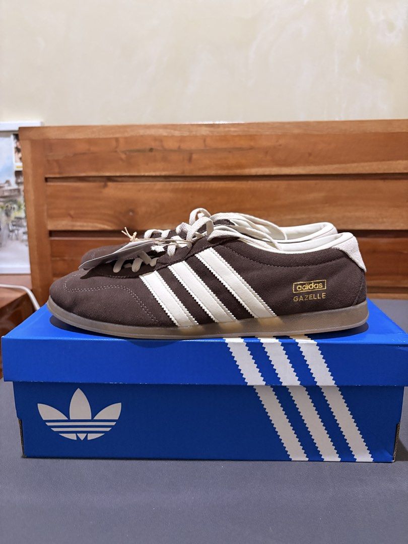 Adidas Gazelle Lo Pro W (Category: Casual Shoes) located in Las Pinas. Submitted by loscarherrera_ (Listing ID 1461224135, Image 1). Description: adidas Gazelle Lo Pro W — White/Black/Gum • Condition: Brand New • Authenticity: Original / Authentic • Comes with: Original box • Size: US Women’s 8.5 / UK 7 / EU 40 ⅔ • Colorway: White / Black / Gum • Style Code: IH6932 • Original Price: ₱6,000 • Selling Price: ₱5,000.