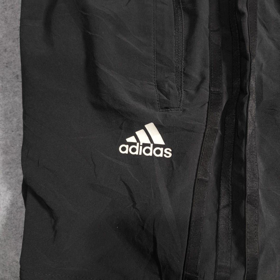 Adidas Nylon Drifit Shorts (Category: Shorts) located in Manila. Submitted by shykes_26 (Listing ID 1461199827, Image 3). Description: Dimensions: Waist - 32-36 (M on tag) Length - 13 Leg open - 12 Issues: None.