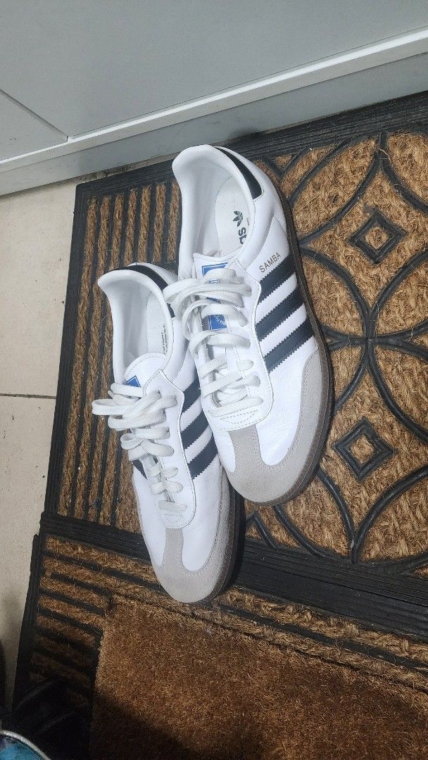 Adidas Samba OG "Cloud White / Core Black / Gum" B75806 (Category: Sneakers) located in Mandaluyong City. Submitted by lorenzo3 (Listing ID 1461240084, Image 1). Description: used no box still in good condition.