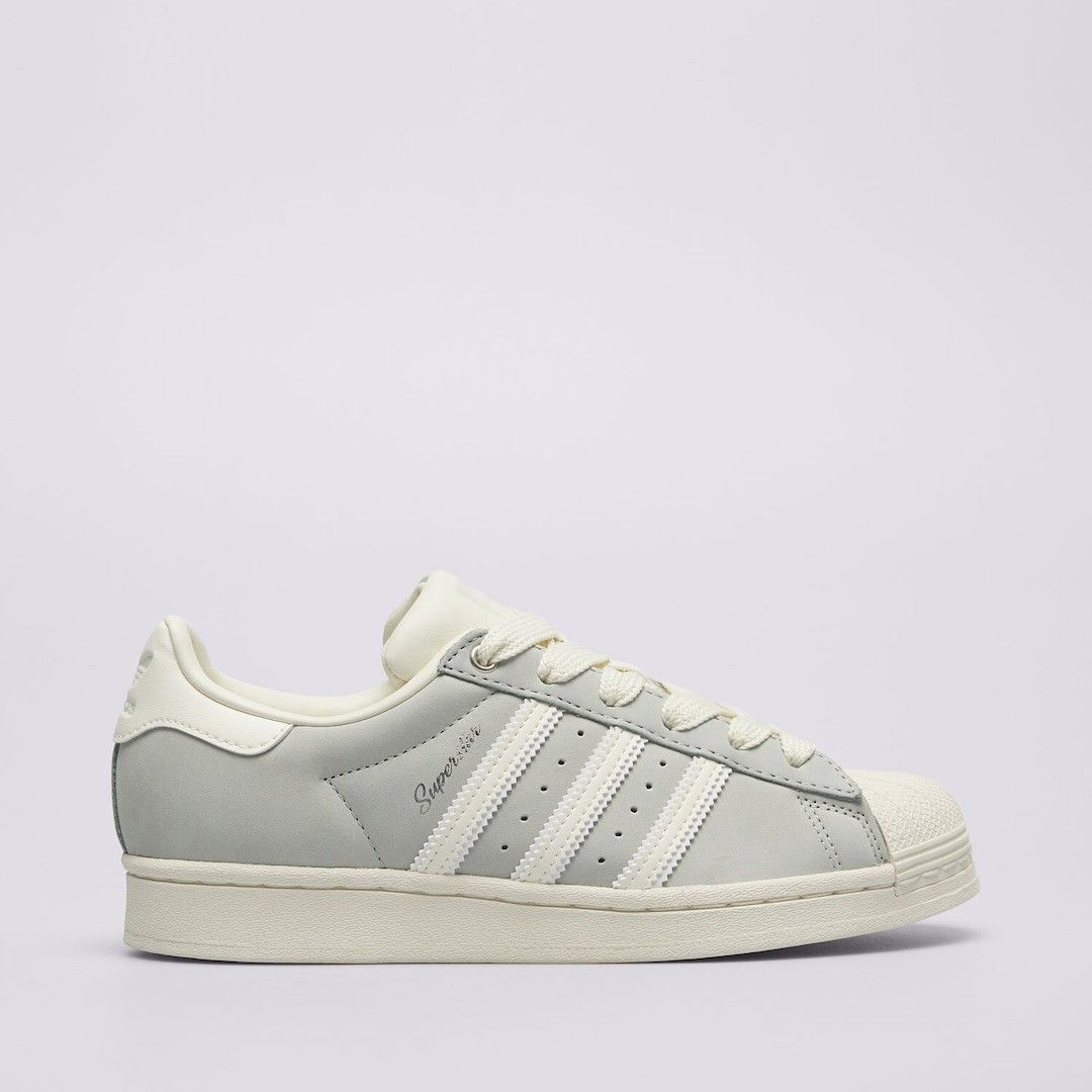 Adidas Superstar Grey White Shell Toe Sneakers (Category: Sneakers) located in Makati City. Submitted by alinalenn (Listing ID 1461136399, Image 2). Description: Well used, please see pics for the part na natatakpan ng lace. may signs of himulmol lang din sa sintas. but overall, no signs of issue sa soles or sa gluing. still intact. Gusto ko pa sana siya gamitin until i've realized na kaya ako nadadapa is because malaki siya for my size. i've bou
