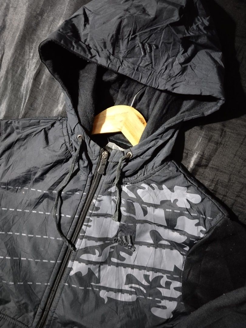 ADIDAS ZIP UP HOODIE (Category: Coats, Jackets and Outerwear) located in Digos. Submitted by kyle_curation.ph (Listing ID 1461285636, Image 2). Description: - 19×24 DIMENSION - GOOD CONDITION - COLOR RATE 9/10 - COMPLETE DETAILS - ISSUE LINTS.