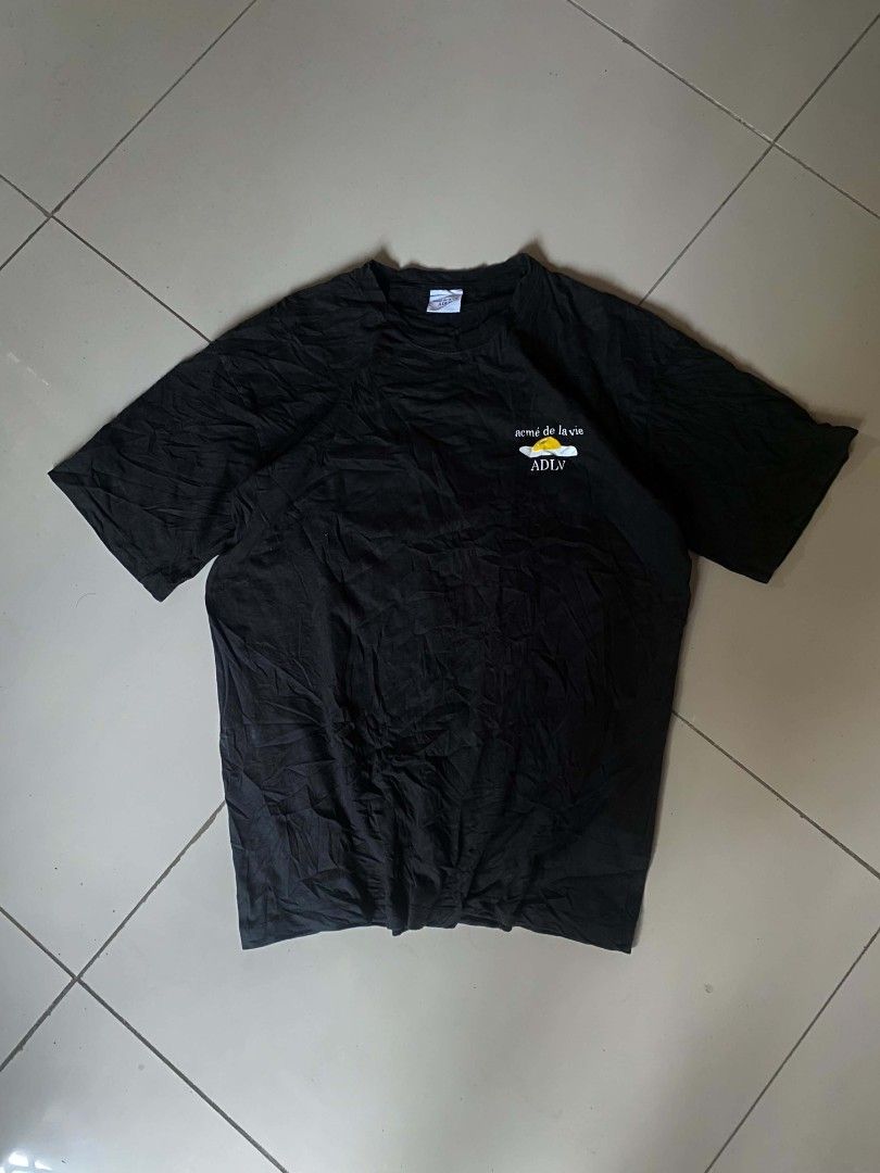 ADLV EGG (Category: Tshirts & Polo Shirts ) located in Amlan (Ayuquitan). Submitted by redeilknt (Listing ID 1461252682, Image 3). Description: ADLV EGG SIZE 2 COMPLETE TAGS AUTHENTIC ISSUE MINOR CRACKS MINIMAL.