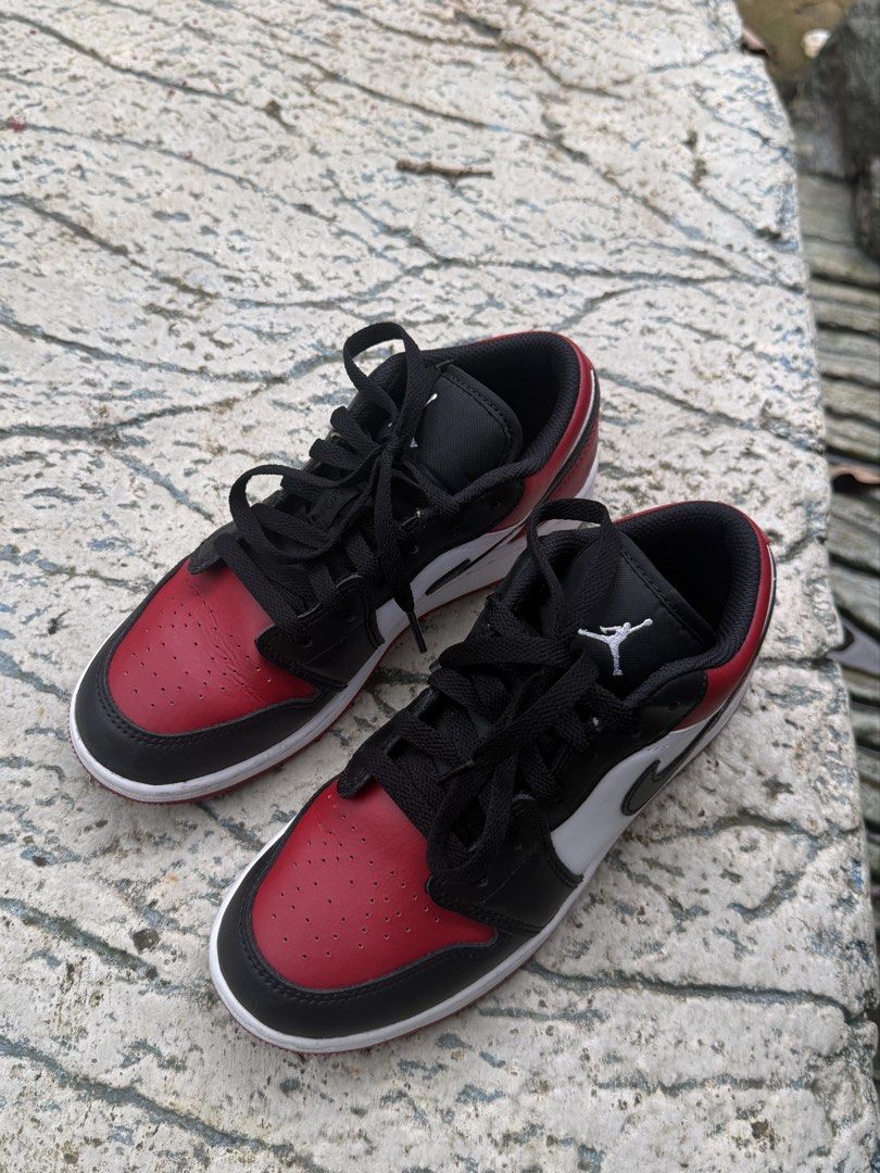 Air Jordan 1 Low “Bred Toe” (Category: Sneakers) located in Bulacan. Submitted by gohmenasai (Listing ID 1461176875, Image 2). Description: Air Jordan 1 Low “Bred Toe” Price: ₱6,000 Size: US 6 / US 4.5Y Condition: Pre-loved Location: Guiguinto, Bulacan Payment: GCash Buyer shoulders shipping fee. • Same-day delivery: Lalamove (from Guiguinto, Bulacan) • Standard courier: J&T Express Payment first before shipping..
