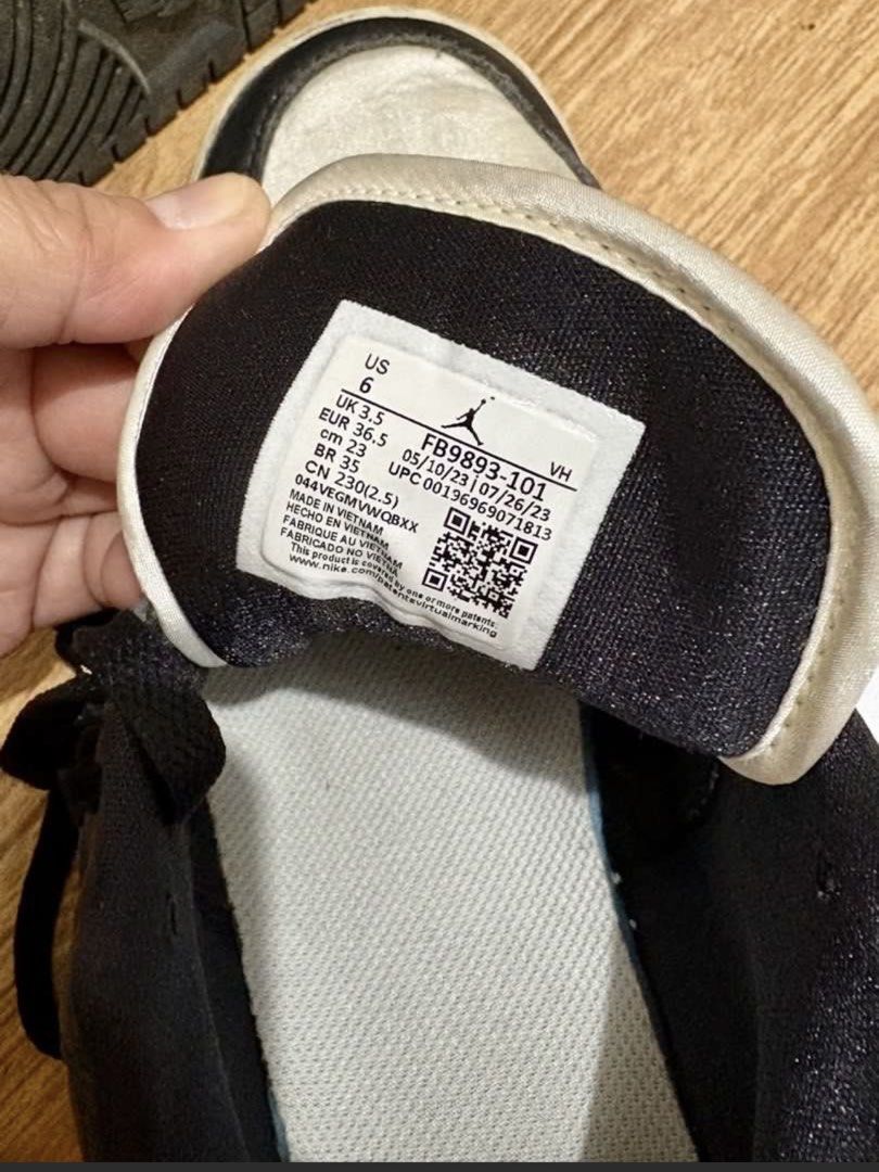 Air Jordan 1 Low SE Black White (Category: Sneakers) located in Manila. Submitted by bruktoytoy (Listing ID 1461248698, Image 2). Description: - Air Jordan 1 Low SE - Classic Black and White colorway - Size US 6 (UK 3.5, EUR 36.5) - Made in Vietnam - Minor signs of wear on toe box and sole - Plenty of life left, great for everyday wear!.