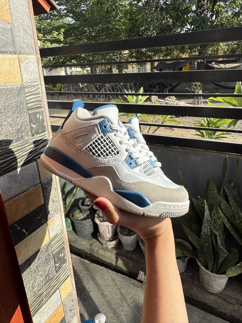 Air Jordan 4 Retro TD "White Tech Grey" (Category: Babies & Kids Fashion) located in Manila. Submitted by zgrey12 (Listing ID 1461133647, Image 2). Description: - Toddler Jordan 4s - Colorway: White, Tech Grey, Blue - Classic and iconic design - Ideal for toddlers starting their sneaker collection - Laces are clean - Ready for a new adventure!.