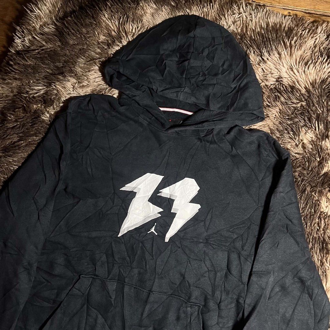 AIR JORDAN FLIGHT (Category: Coats, Jackets and Outerwear) located in Manila. Submitted by looted2619 (Listing ID 1461297412, Image 3). Description: AIR JORDAN FLIGHT Excellent condition Size S on tag color rate: 9.5/10 W 21 L 26 issue: ❌ DM FOR MORE DETAILS‼️.