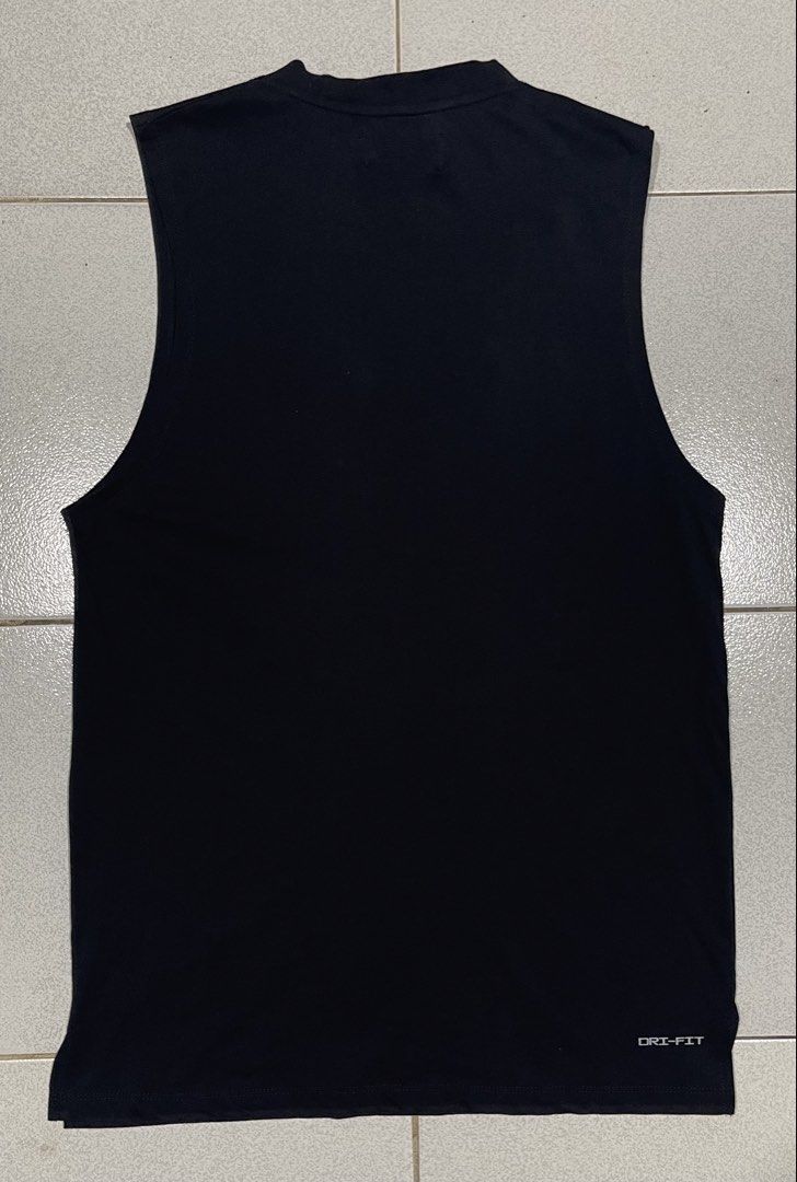 Air Jordan Sleeveless (Category: Activewear) located in Mandaue City. Submitted by MJ_80 (Listing ID 1461203500, Image 2). Description: Mens Air Jordan Black Sleeveless Medium Dimes: 18 X29 See photos for measurements Price: 1,300.