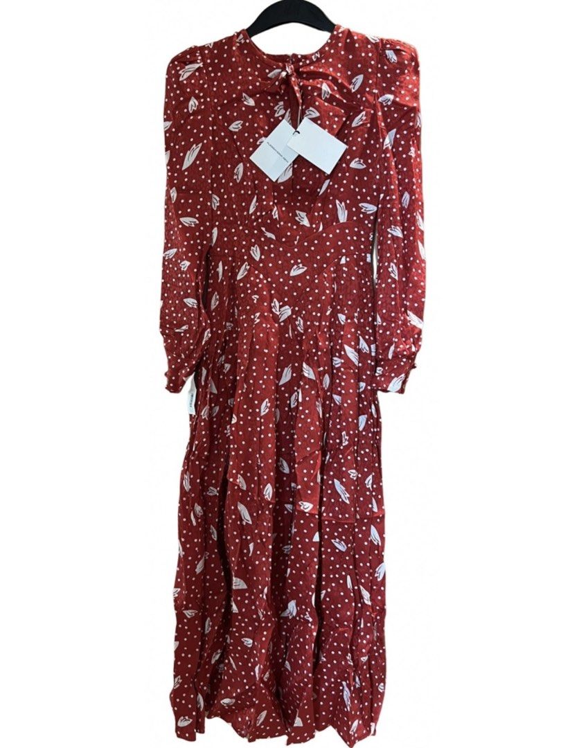 ALESSANDRA RICH Runway Silk Dress (Category: Luxury Apparel) located in Quezon City. Submitted by wasmynnowurs (Listing ID 1461218049, Image 3). Description: As seen on Kate Middleton (altered with the pussybow) IT 36 fits XS/S I won’t respond to offers. Thanks!.