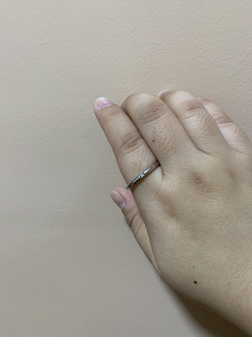 Alfredulla 925 Silver Ring Size 10 (Category: Rings) located in Batangas. Submitted by hithereeeeee (Listing ID 1461261105, Image 2). Description: • 925 silver ring • Size 10 • With pouch and box • Normal signs of wear, but dainty and pretty ‼️ALL SALES ARE FINAL. NO RETURN, NO EXCHANGE, NO REFUND .