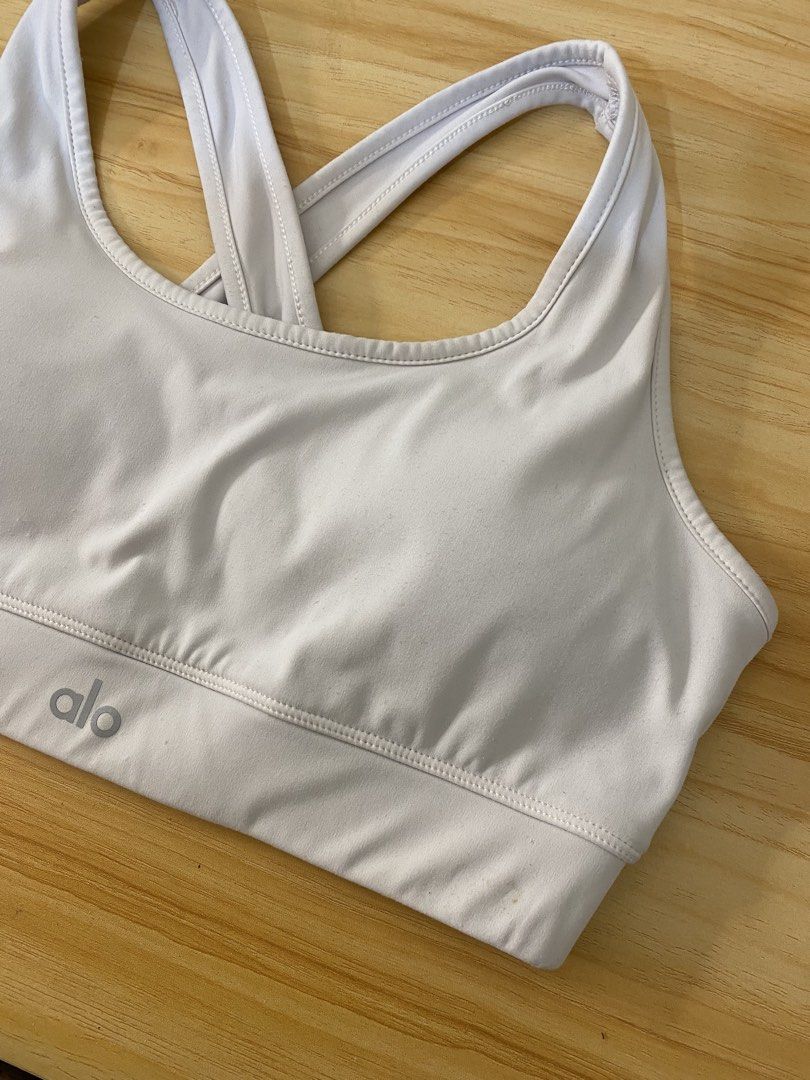 Alo padded crisscross d-white M (Category: Activewear) located in Baguio. Submitted by buyforless_2600 (Listing ID 1461248487, Image 2). Description: .