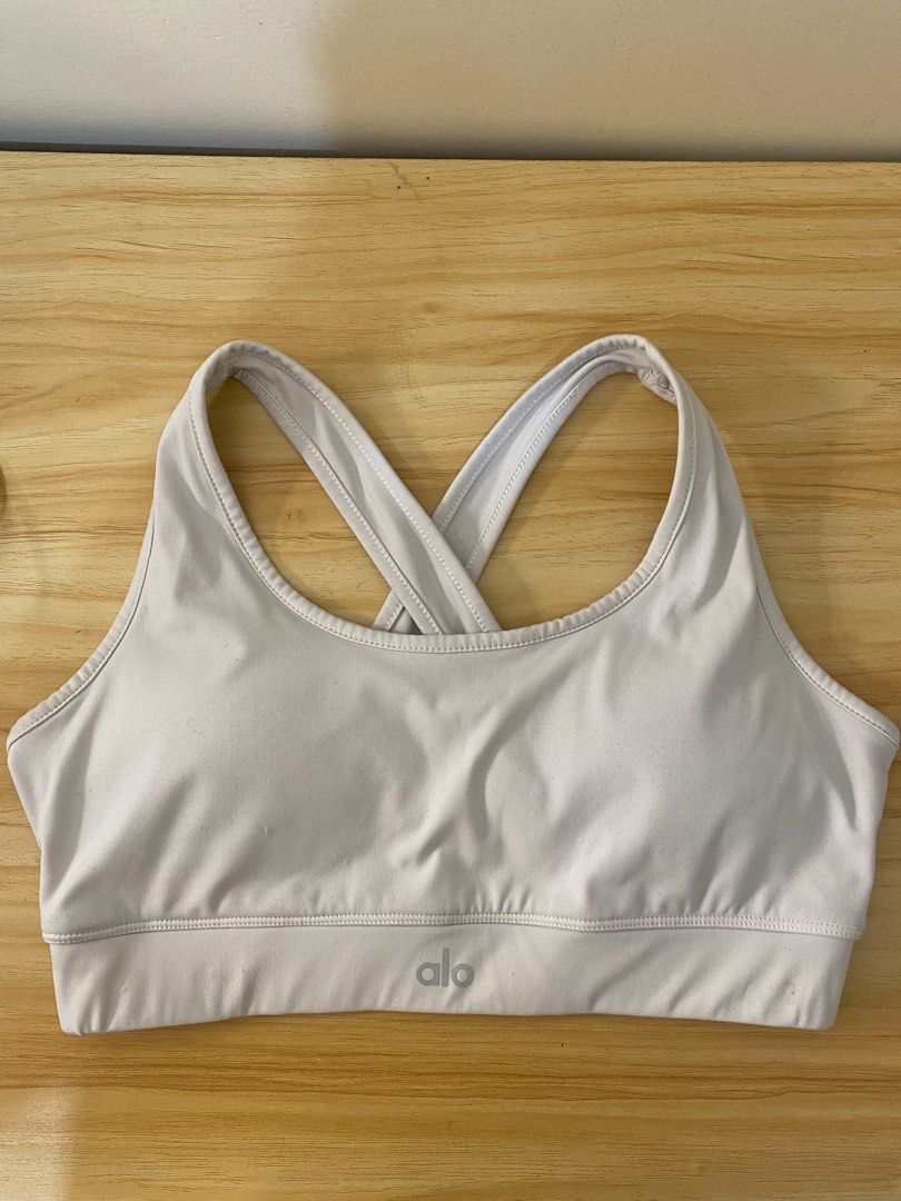 Alo padded crisscross d-white M (Category: Activewear) located in Baguio. Submitted by buyforless_2600 (Listing ID 1461248487, Image 1). Description: .