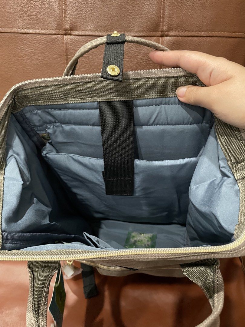 Anello Heather Backpack A4 (Category: Backpacks) located in Imus. Submitted by daaayan123 (Listing ID 1461319995, Image 3). Description: .