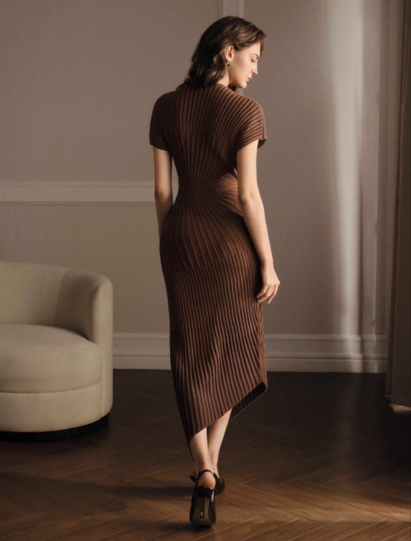Anewsta Spring Elegant Dress High Quality (Category: Dresses) located in Cainta. Submitted by abegailyap14 (Listing ID 1461198466, Image 3). Description: Brand new with tag 🏷️ Batwing sleeves Coffee brown.