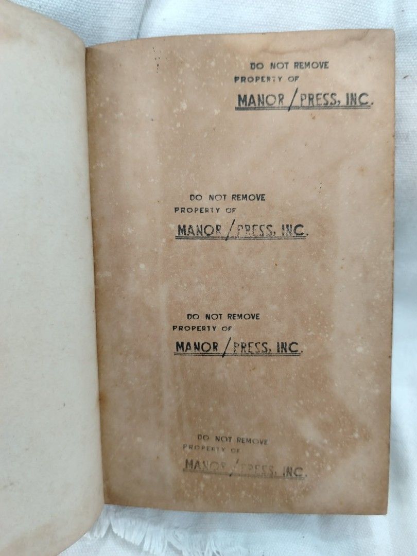 Antique Book Espinas De Una Flor (Category: Assessment Books) located in Quezon City. Submitted by warmgem.dde5c0 (Listing ID 1461140388, Image 3). Description: - Antique book titled "Espinas De Una Flor" - Novel by Don Manuel Angelón - Quinta Edición (Fifth Edition) - Published in Barcelona, 1892 - Features vintage aesthetic with aged pages and cover - Ideal for collectors and history enthusiasts.