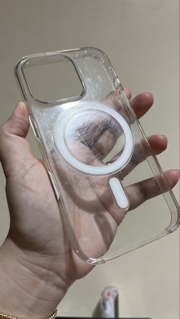 Apple Case Original iPhone 16 Pro (Category: Cases & Sleeves) located in Pasig City. Submitted by thegoodfinds2 (Listing ID 1461244335, Image 2). Description: Manage expectations All flaws are posted.