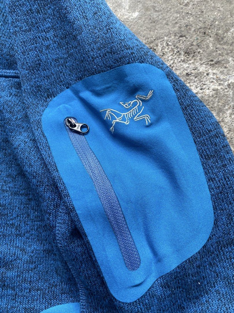 Arc’teryx Covert Cardigan (Category: Coats, Jackets and Outerwear) located in Rizal. Submitted by various.stuff (Listing ID 1461256884, Image 3). Description: Item: Arc’teryx Covert Cardigan Dimes: 21 x 27-28.5 Condition: Very Good Color rate: 9.5/10 Issue: lints.