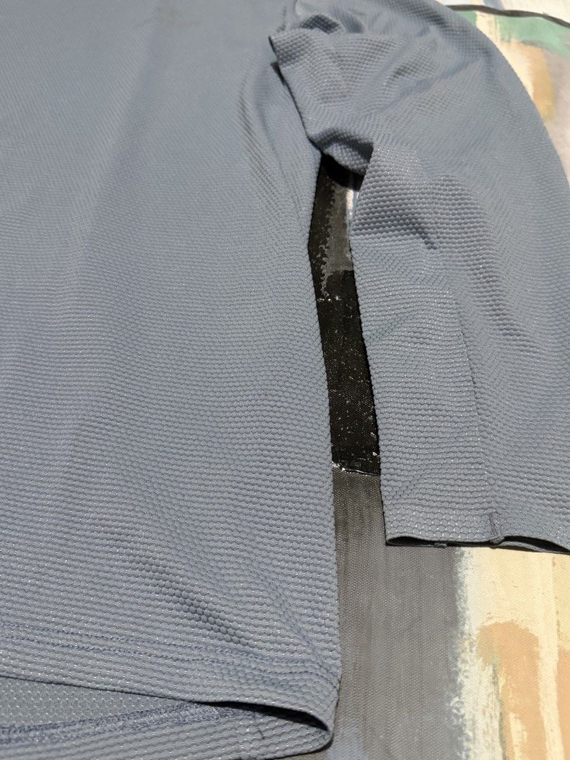 Arc’teryx longsleeves hood (Category: Coats, Jackets and Outerwear) located in Las Pinas. Submitted by thrftmnl. (Listing ID 1461226478, Image 2). Description: Arc’teryx Size: Large Dimes Width: 21 Length: 27 Sleeves: 24 .